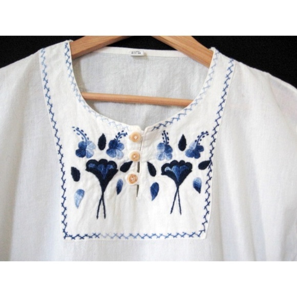 Vintage Tops - Gorgeous Vintage Peasant Blouse Blue Embroidery L